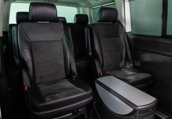 Подержанный автомобиль Volkswagen Multivan 2010 года (19 фото)