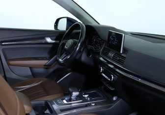 Подержанный автомобиль Audi Q5 2017 года (10 фото)