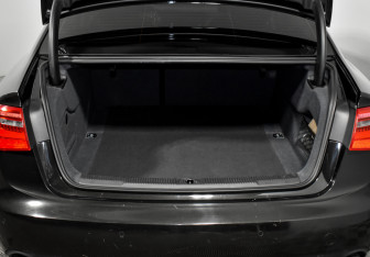 Подержанный автомобиль Audi A6 Sedan 2013 года (18 фото)