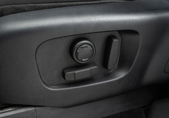 Подержанный автомобиль Land Rover Discovery 2017 года (20 фото)