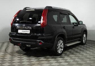 Подержанный автомобиль Nissan X-Trail 2011 года (5 фото)