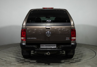 Подержанный автомобиль Volkswagen Amarok 2013 года (7 фото)