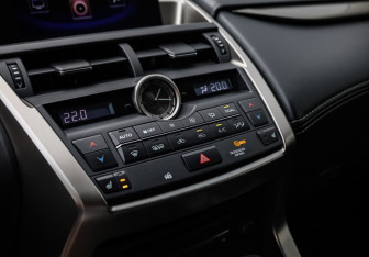 Подержанный автомобиль Lexus NX 2016 года (19 фото)