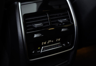 Подержанный автомобиль BMW X5 2020 года (27 фото)