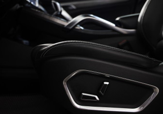 Подержанный автомобиль Geely Atlas Pro 2022 года (28 фото)