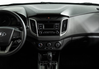 Подержанный автомобиль Hyundai Creta 2019 года (14 фото)