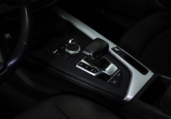 Подержанный автомобиль Audi A4 Sedan 2018 года (22 фото)