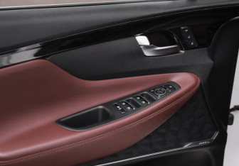 Подержанный автомобиль Hyundai Santa Fe 2019 года (25 фото)