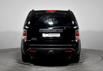 Подержанный автомобиль Honda Pilot 2012 года (6 фото)