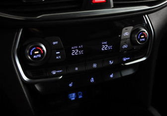 Подержанный автомобиль Hyundai Santa Fe 2019 года (15 фото)