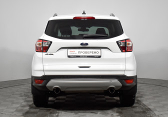 Подержанный автомобиль Ford Kuga 2019 года (6 фото)