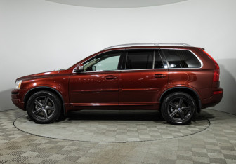 Подержанный автомобиль Volvo XC90 2012 года (8 фото)