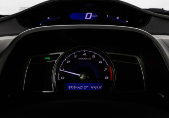 Подержанный автомобиль Honda Civic Sedan 2008 года (15 фото)