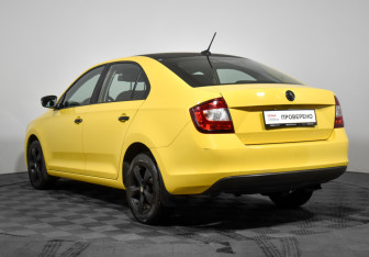 Подержанный автомобиль Skoda Rapid Liftback 2017 года (7 фото)