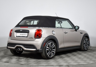 Подержанный автомобиль MINI Hatch 2022 года (5 фото)
