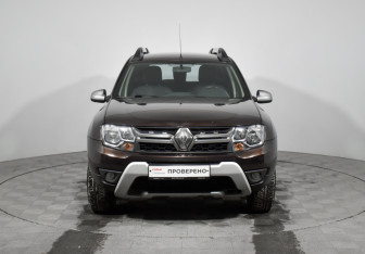 Подержанный автомобиль Renault Duster 2018 года (2 фото)