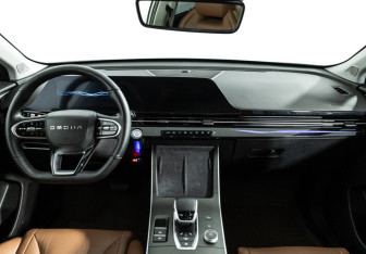 Подержанный автомобиль Omoda C5 2023 года (13 фото)