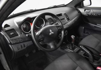 Подержанный автомобиль Mitsubishi Lancer Sedan 2008 года (9 фото)