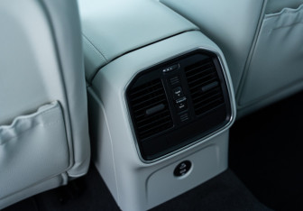 Новый Porsche Macan 2025 (14 фото)