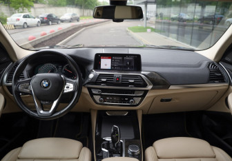 Подержанный автомобиль BMW X3 2019 года (11 фото)
