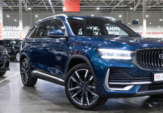 Подержанный автомобиль Geely Monjaro 2023 года (9 фото)