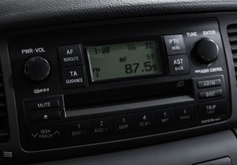 Подержанный автомобиль Toyota Corolla Sedan 2006 года (13 фото)