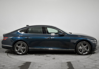 Подержанный автомобиль Genesis G80 2021 года (4 фото)