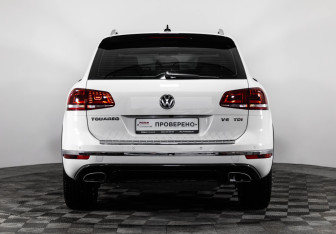 Подержанный автомобиль Volkswagen Touareg 2017 года (6 фото)