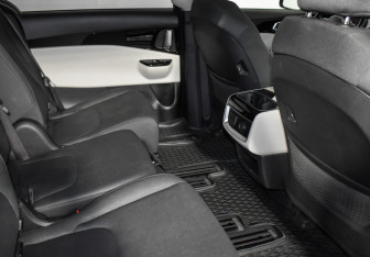 Подержанный автомобиль Kia Carnival 2021 года (15 фото)