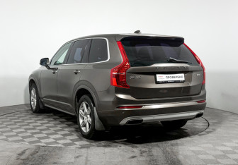 Подержанный автомобиль Volvo XC90 2015 года (7 фото)