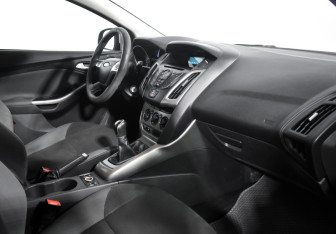 Подержанный автомобиль Ford Focus Wagon 2014 года (12 фото)