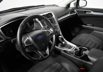 Подержанный автомобиль Ford Mondeo Sedan 2015 года (9 фото)