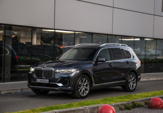 Подержанный автомобиль BMW X7 2019 года (3 фото)
