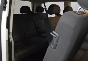Подержанный автомобиль Volkswagen Caravelle 2013 года (11 фото)