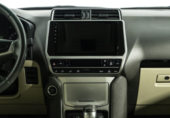 Подержанный автомобиль Toyota Land Cruiser Prado 2022 года (14 фото)