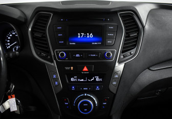 Подержанный автомобиль Hyundai Santa Fe 2017 года (16 фото)