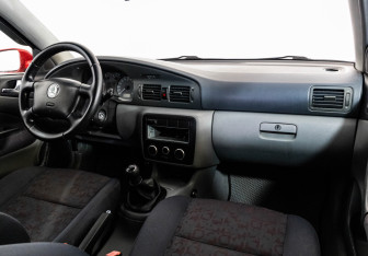 Подержанный автомобиль Skoda Octavia Liftback 1997 года (9 фото)