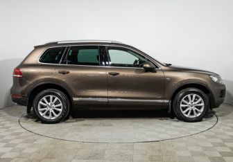 Подержанный автомобиль Volkswagen Touareg 2013 года (4 фото)