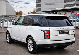 Подержанный автомобиль Land Rover Range Rover 2018 года (8 фото)