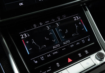 Подержанный автомобиль Audi Q7 2021 года (21 фото)