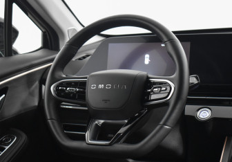 Подержанный автомобиль Omoda C5 2024 года (14 фото)