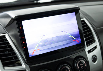 Подержанный автомобиль Mitsubishi Pajero Sport 2011 года (15 фото)