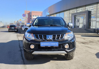 Подержанный автомобиль Mitsubishi L200 2017 года (2 фото)
