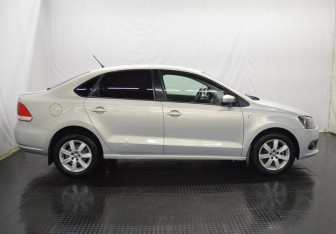Подержанный автомобиль Volkswagen Polo Sedan 2013 года (4 фото)