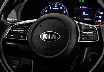 Подержанный автомобиль Kia Seltos 2020 года (11 фото)