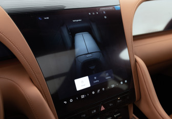 Подержанный автомобиль BYD Yangwang U8 2023 года (26 фото)