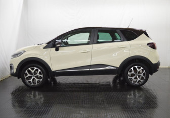 Подержанный автомобиль Renault Kaptur 2017 года (8 фото)