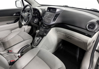Подержанный автомобиль Chevrolet Orlando 2012 года (14 фото)