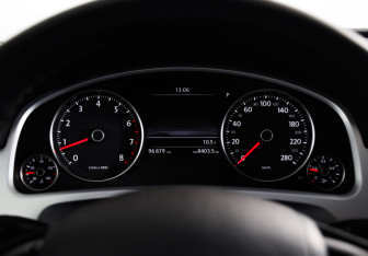 Подержанный автомобиль Volkswagen Touareg 2012 года (13 фото)