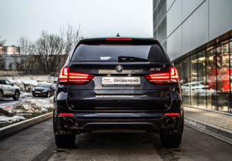 Подержанный автомобиль BMW X5 2015 года (6 фото)